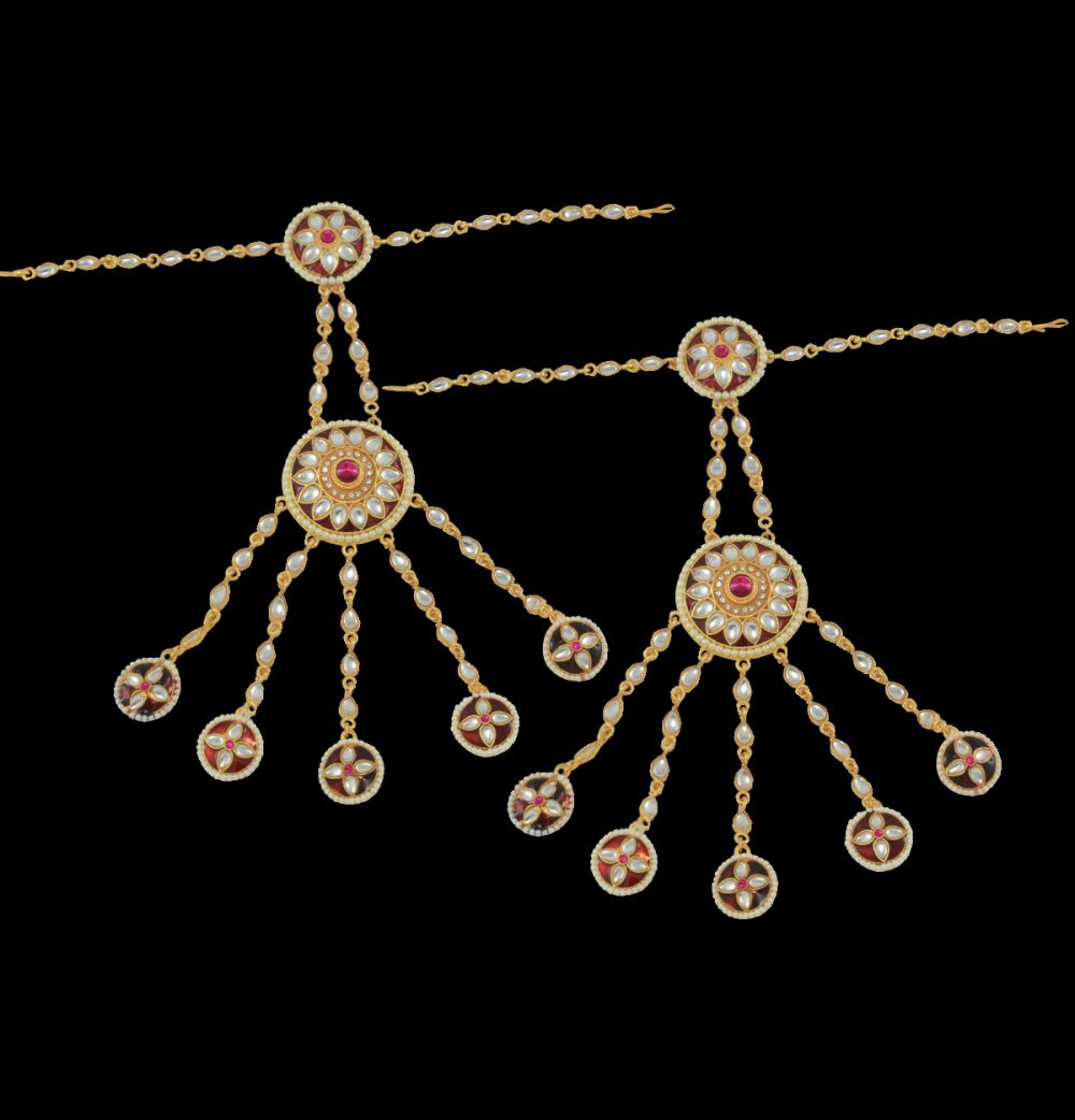 Rajasthani Haathphool With Heavily Ornate Rings in Kundan And Red Meena Work