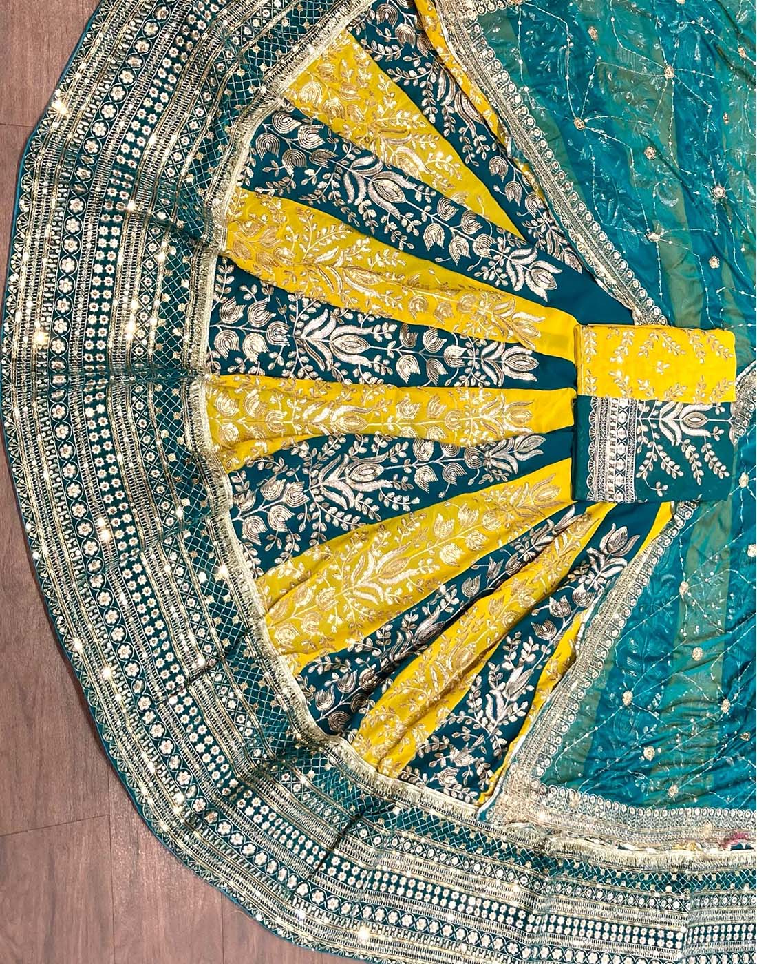 Multicolor Poshak in Green and Yellow with 7 Meter Gher Lehanga
