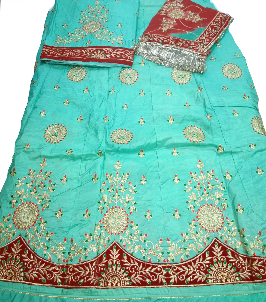 Firoji poshak in upada