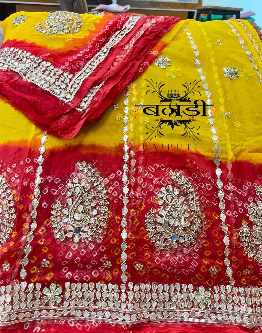 Gotapatti Poshak in Piliya Print with Hamrahi Pure Fabric