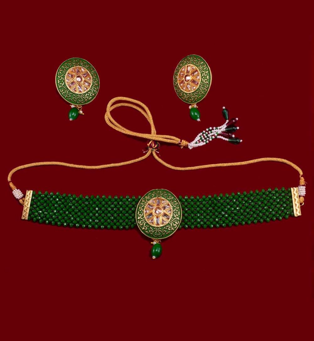 Green Pearl Belt Choker Set with Oval Shape Pendant and Earrings