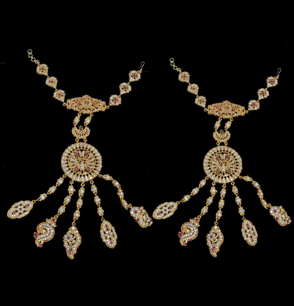 Hathpan with Bracelet in AD Stone